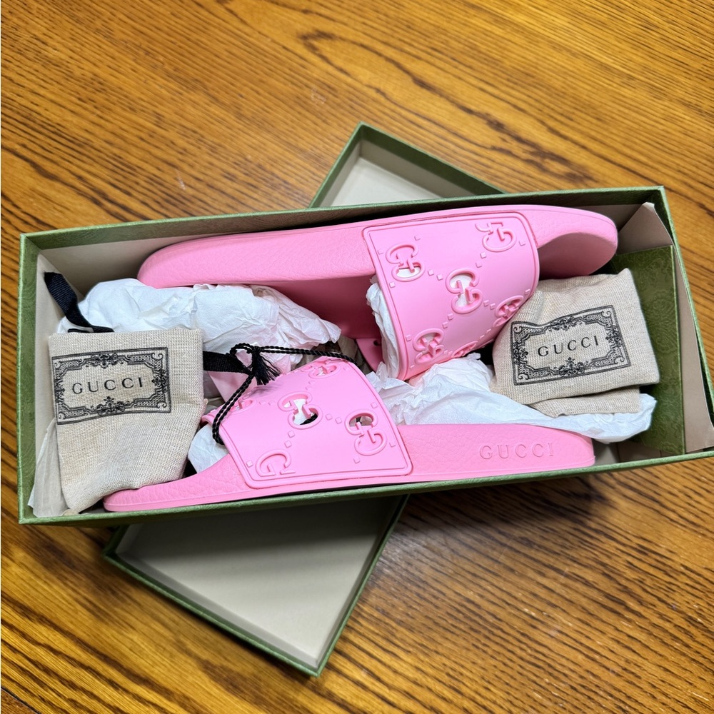 Gucci Rubber Gg Vibrant Pink Slide Sandal Slides- New in Box with receipt.